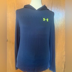 Under Armour Long Sleeve Boys Hooded Shirt Size YXL Heat Gear Loose Fit